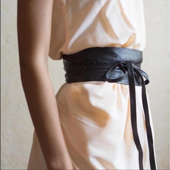 ✨ONE DAY SALE ✨PARIS✨Black wrap belt - Picture 2 of 2